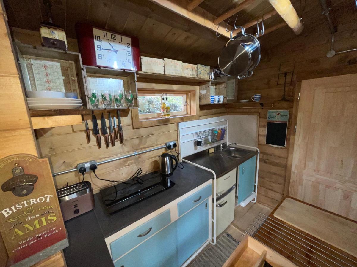 Retro Private With Hot Tub Nr Dartmoor Holiday home