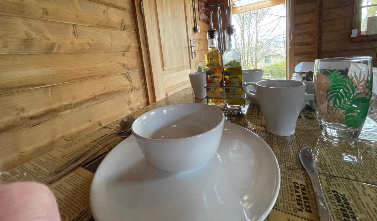 Retro Private With Hot Tub Nr Dartmoor Holiday home